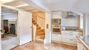 Maison | Cuisine privée | Réfrigérateur, micro-ondes, four, plaque de cuisson