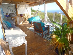 Outdoor dining - Studio Indépendant Terrasse et Kitchenette (Piton Saint-Leu)