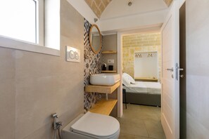Comfort Villa | Bathroom | Shower, hair dryer, bidet - 2220 Trulli Biancapetra by Perle di Puglia (Francavilla Fontana)