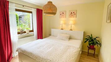 1 Schlafzimmer, Schreibtisch, Reisekinderbett, kostenloses WLAN