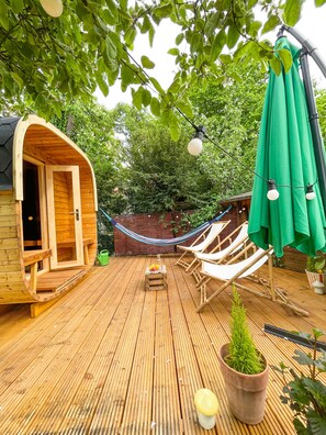 Terrace/patio - Souterrainwohnung mit Großem Garten (Kassel)