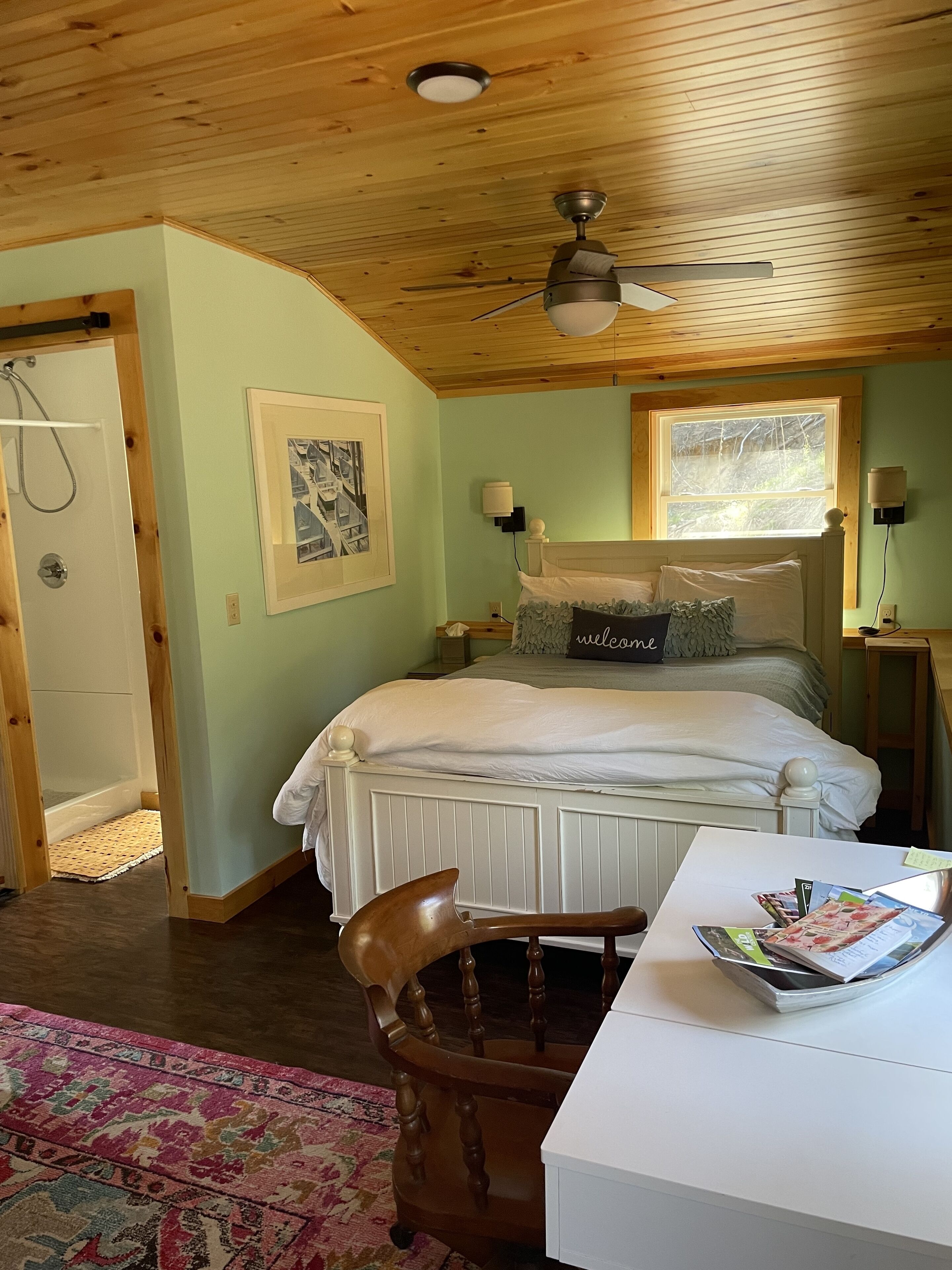 2 quartos, escrivaninha, Wi-Fi de cortesia, roupa de cama