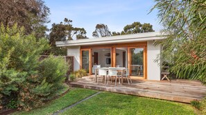 Outdoor dining - Lonnie Pad - Point Lonsdale (POINT LONSDALE)