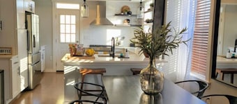 *Near JHU-Modern Luxe 3br/3.5ba