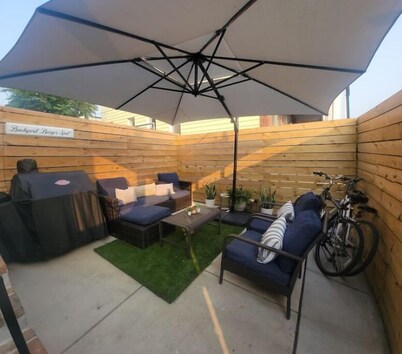 Near JHU & Downtown - Luxury Modern 4bd/3.5bath Rowhome w/ Outdoor Lounge 