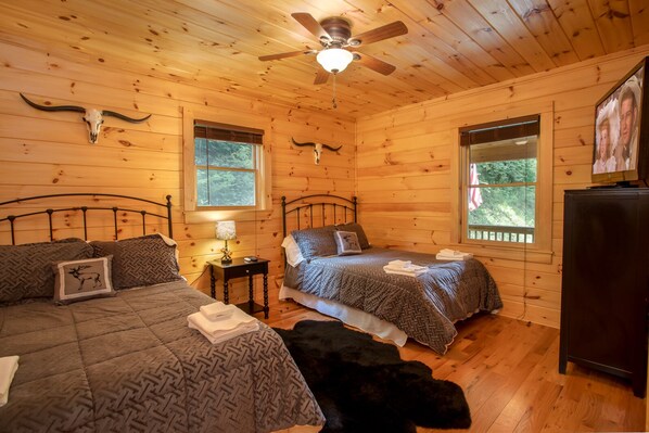 4 bedrooms, WiFi, bed sheets