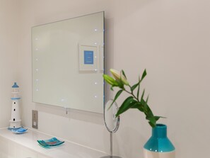 Interior - Crystal Bay (St Ives)