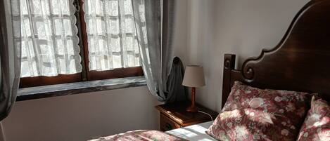 1 bedroom, iron/ironing board, travel crib, WiFi