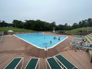 Indoor pool, outdoor pool - Fast WiFi; Pools, Hiking, fishing, golf.  Dog friendly, sports center (Hedgesville)