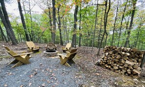 Property grounds - Fast WiFi; Pools, Hiking, fishing, golf.  Dog friendly, sports center (Hedgesville)