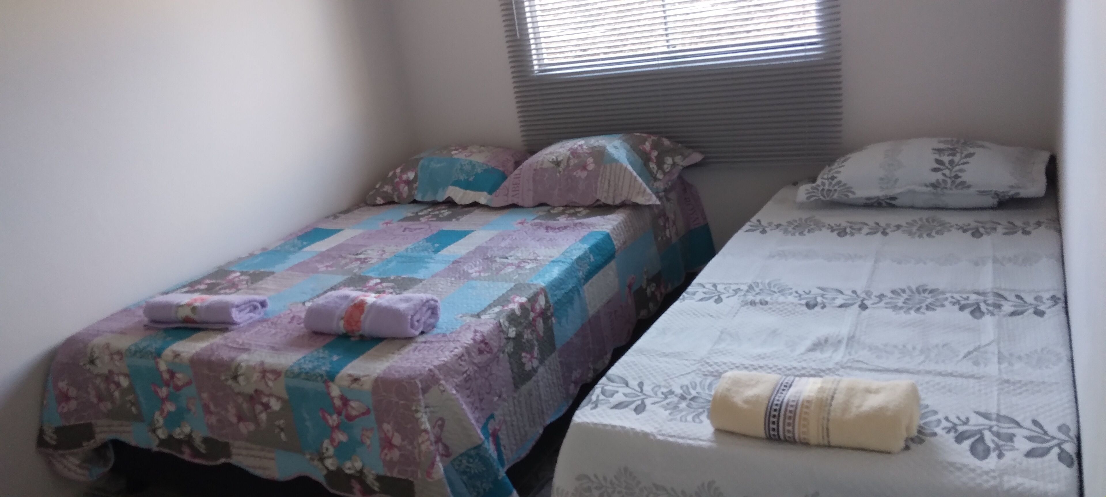 3 dormitorios, escritorio, tabla de planchar con plancha y wifi gratis