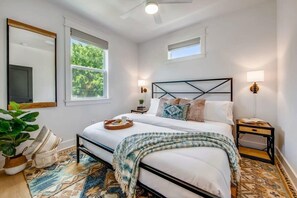 8 bedrooms, desk, iron/ironing board, free WiFi