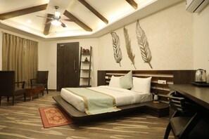 Bàn, khu vực làm việc phù h ợp cho laptop 