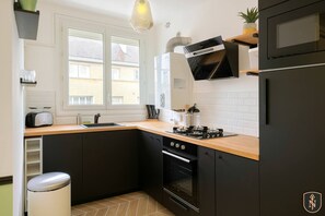 Fridge, microwave, oven, stovetop