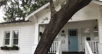 1930's Casa Luna in the heart of Alamo Heights