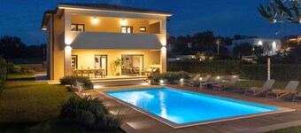 Modern Villa Amoroso in western Istria