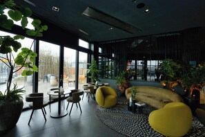 Lobby sitting area - Hotel ROMY by AMANO (Berlin)
