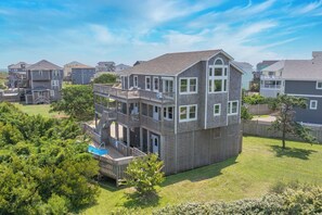 المنشأة من الخارج