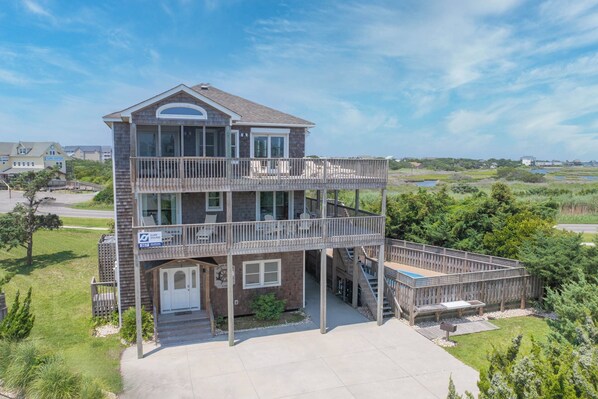 المنشأة من الخارج