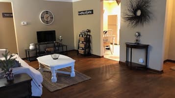 3 bedrooms, free WiFi, bed sheets