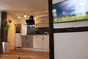 Kühlschrank, Ofen, Herdplatte, Geschirrspüler
