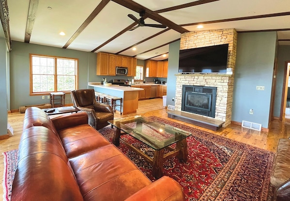 TV, fireplace, table football - Sunrise 1 - Pet-Friendly, Ski-In/Ski-Out Townhome (Snowshoe)