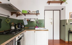 Wasserkocher mit Kaffee-/Teezubehör, Kochgeschirr/Geschirr/Besteck