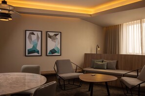 60-英寸LED 电视 （配备数码频道）、电视