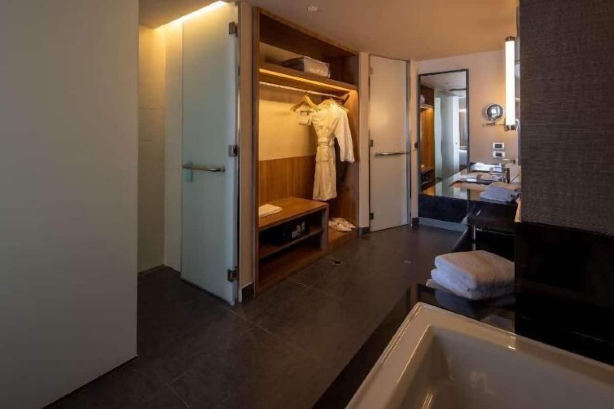 Kamar mandi | Pengering rambut, handuk, sabun, dan sampo