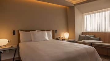 Room, 1 Queen Bed, City View | Minibar, in-room safe, desk, laptop workspace