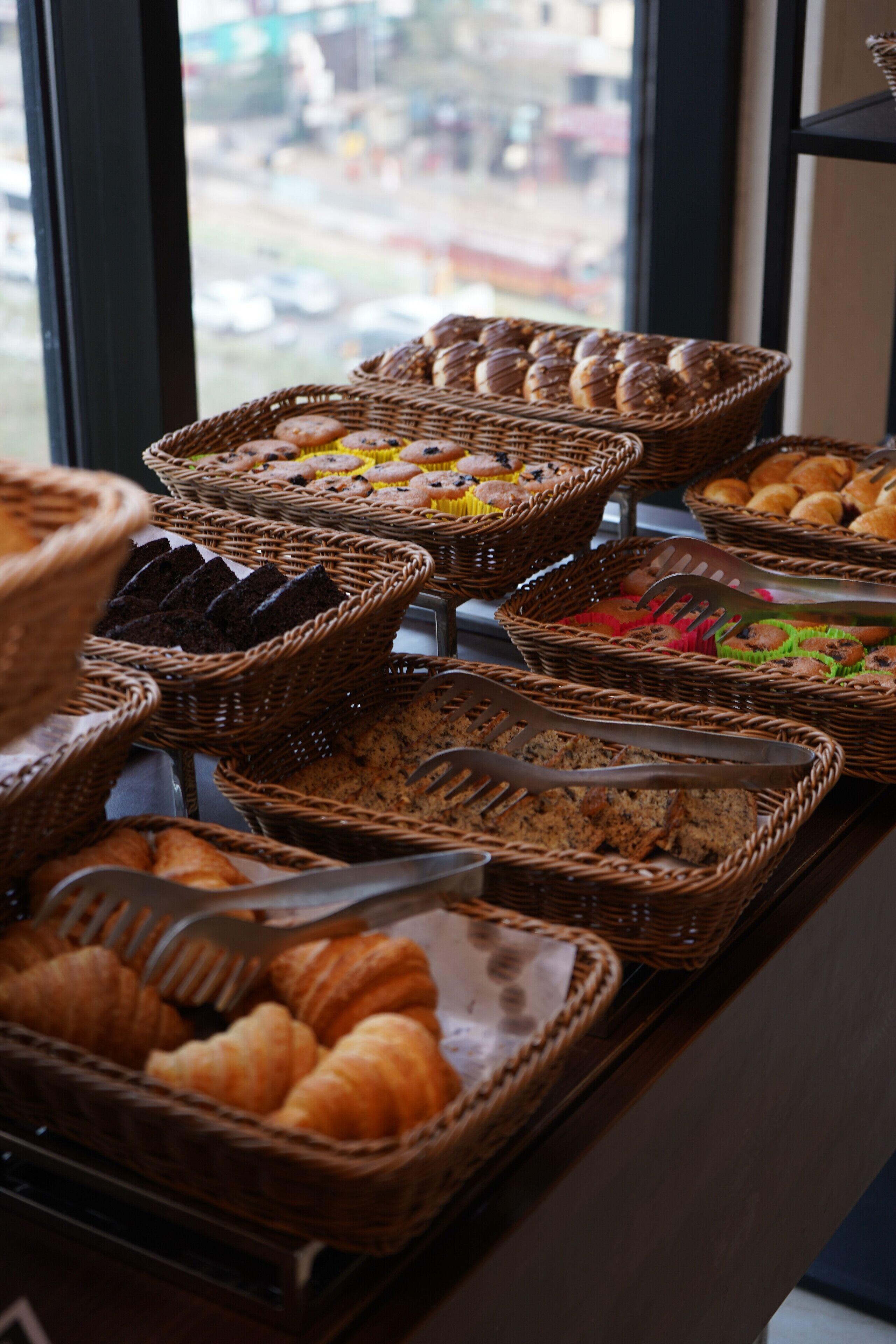 Sarapan prasmanan setiap hari (INR 650 per orang)