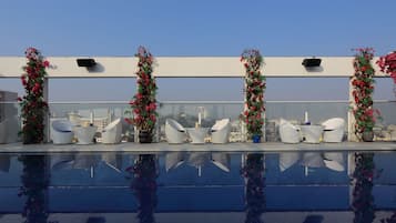 Piscina externa sazonal