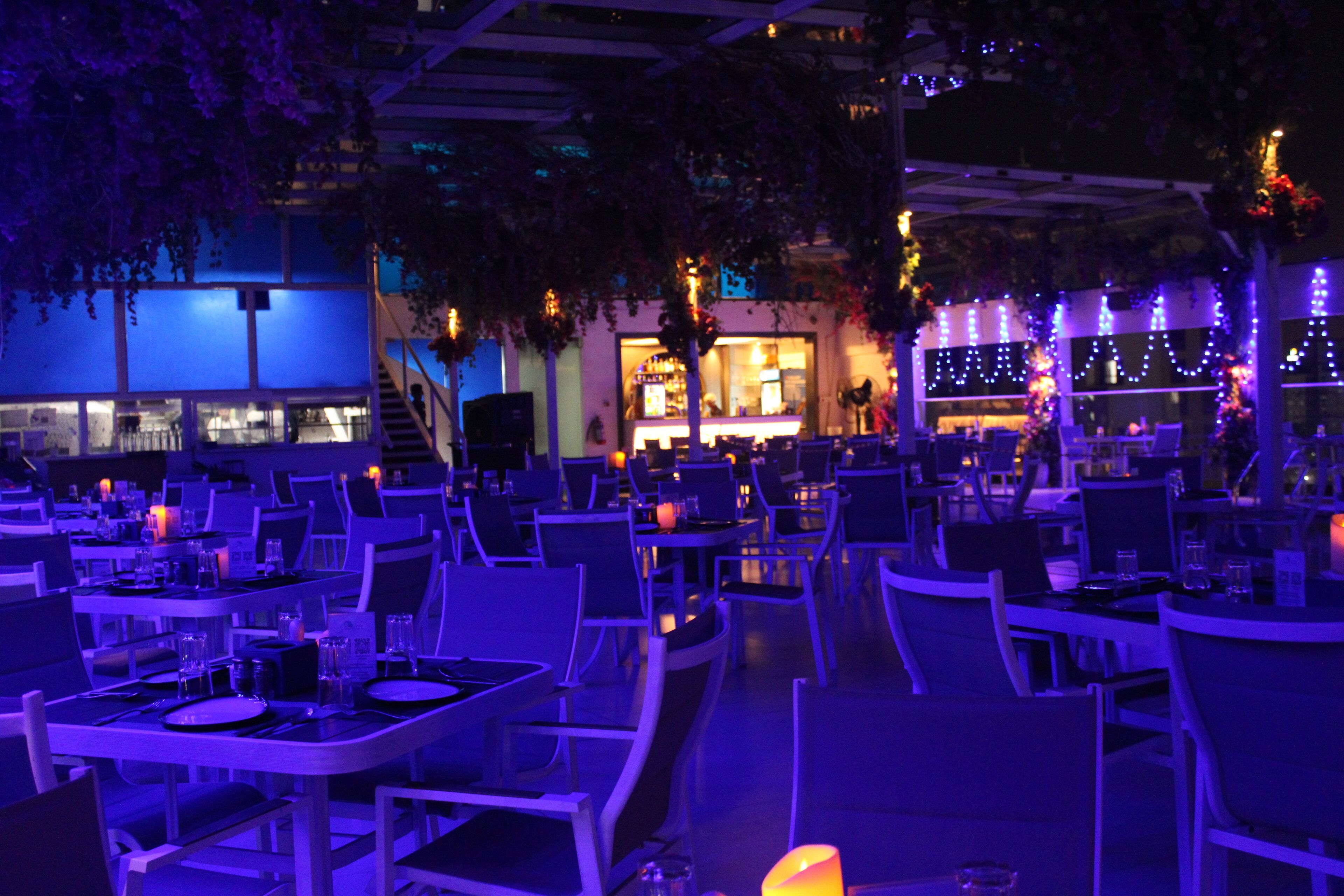 2 restaurants servant le petit déjeuner, spécialités Cuisine indienne