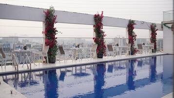 Alberca al aire libre por temporada