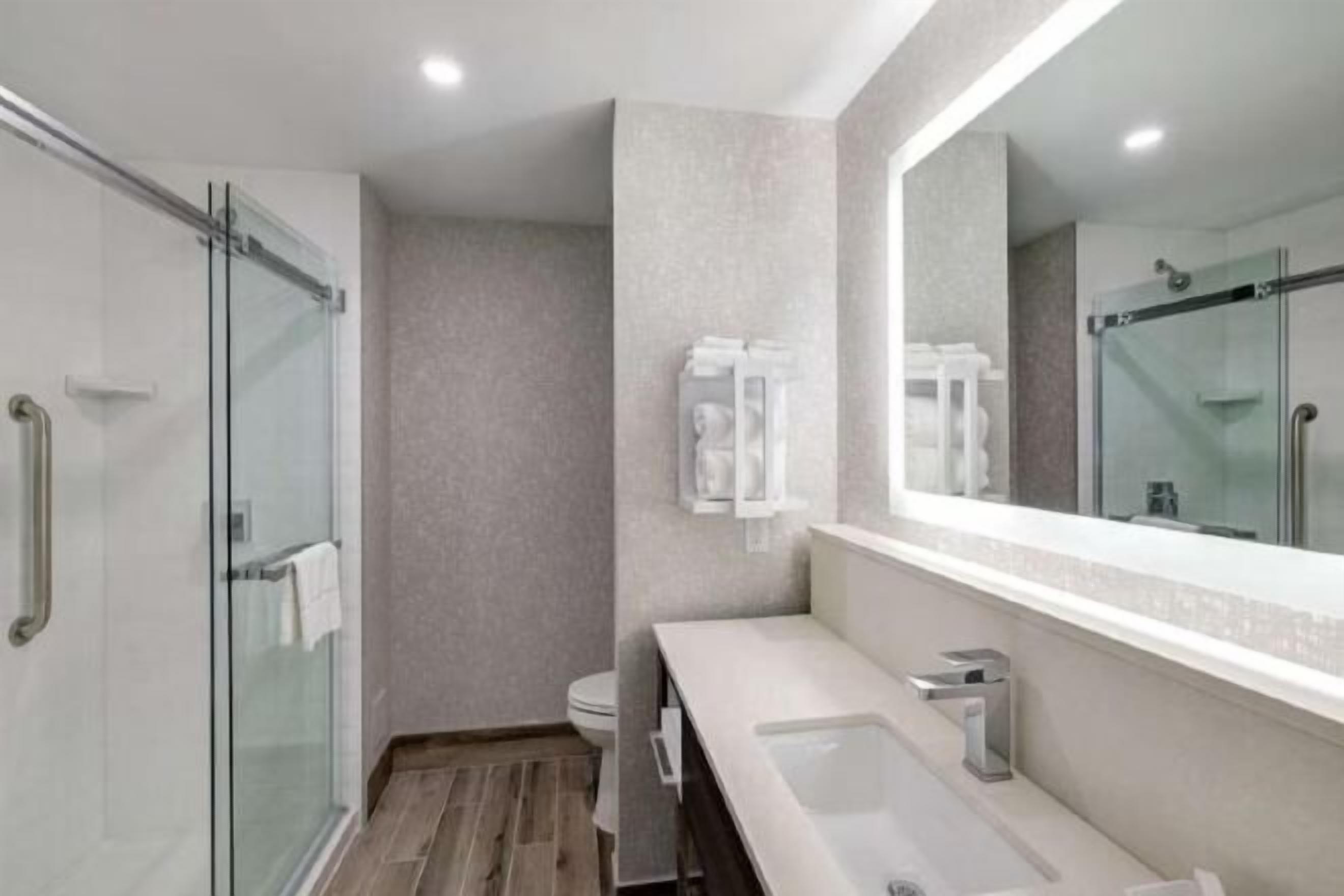 Bathroom | Free toiletries, hair dryer, towels, soap