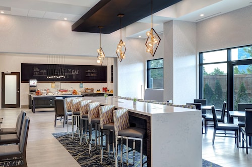 ハンプトン  イン & スイーツ バイ ヒルトン バーリントン トロント