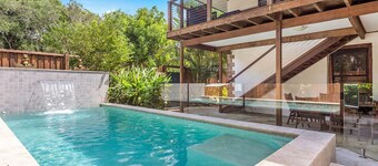 Skye Lodge - 7 Bedroom charming Balinese retreat with designer pool