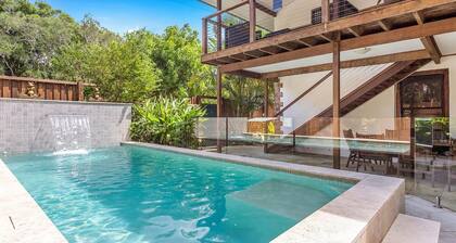 Skye Lodge - 7 Bedroom charming Balinese retreat with designer pool