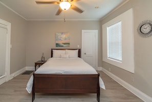 6 bedrooms, iron/ironing board, free WiFi, bed sheets