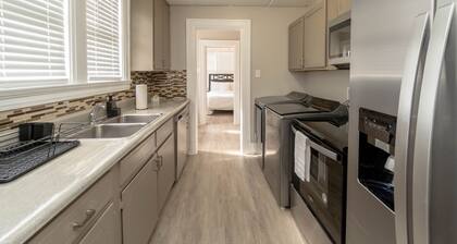 Cloverdale Large Group Duplex • 6BR • Sleeps 14