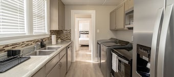 Cloverdale Large Group Duplex • 6BR • Sleeps 14