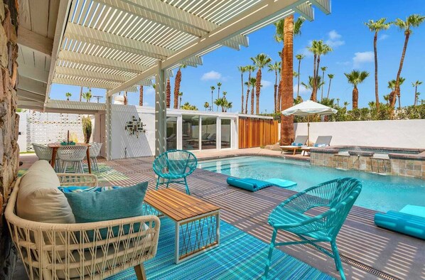 Outdoor pool, a heated pool