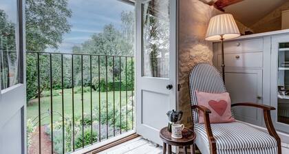 The Hayloft | Cotswolds Holiday Let | 1 Bed & Sleeps 2