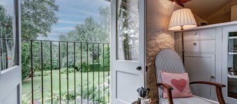 The Hayloft | Cotswolds Holiday Let | 1 Bed & Sleeps 2