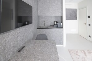 Interior - Una Vita Da Amare: I colori sono i sorrisi della natura (Rimini)