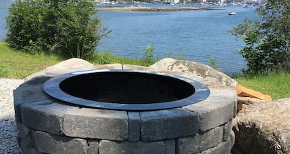 Summer special! Adorable Whale's Tail guest cottage.