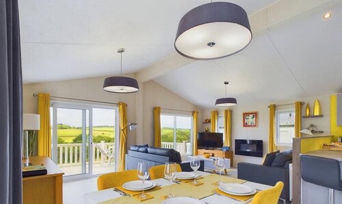 Discounted Ferries with Medina Rise Lodge