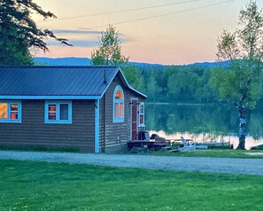 Exterior - Moregreen - Cute cabin on the shore of Haley Pond (Rangeley)