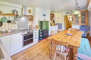House | In-room dining