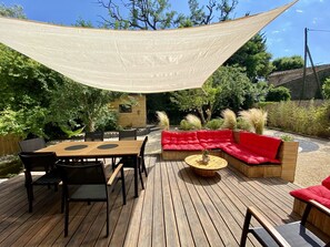 屋外ダイニングエリア